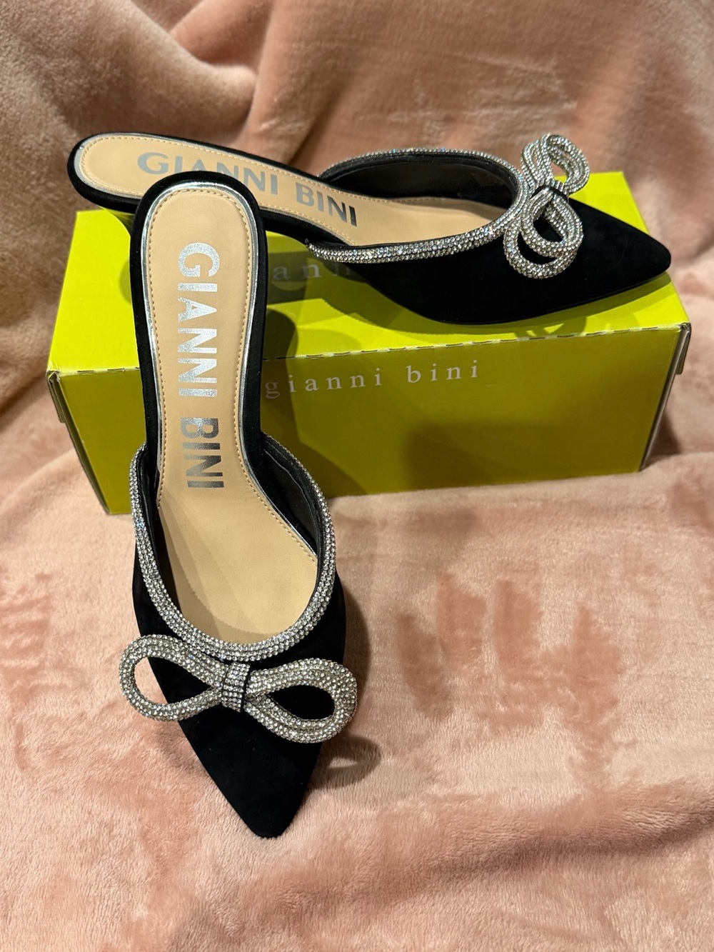 Gianni Bini Black/Silver Embellished Bow Pointed Mule